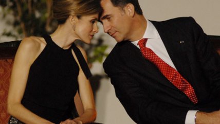   Historiadora de la moda: Letizia no logra conciliar la tradición y la modernización 