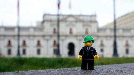   Figura Lego de Allende recorre lugares emblemáticos 