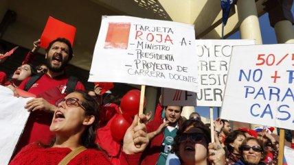 Profesores protestaron frente al Congreso