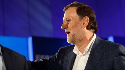 Presidente español recibió puñetazo en el rostro durante acto de campaña