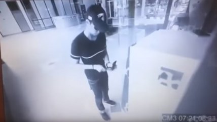   Cajero automático lanzó billetes a usuario 