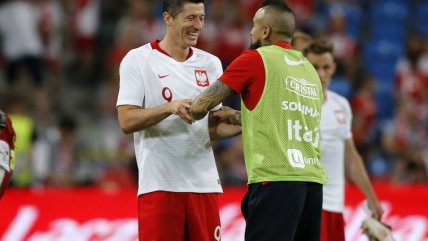 Vidal tuvo divertida reunión con Lewandowski: Comentaron su peinado y le pidió la camiseta al polaco