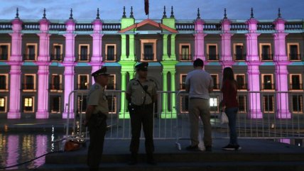 La Moneda se iluminó para recordar los 30 años del 