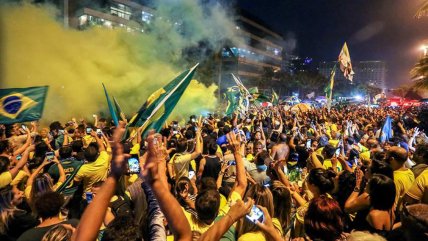   Los festejos en las calles de Brasil por el triunfo de Jair Bolsonaro pese a la lluvia 