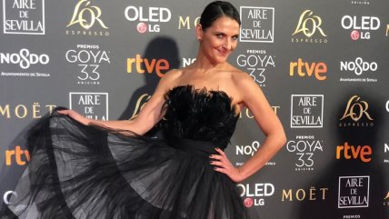   Antonia Zegers deslumbra en la alfombra roja de los Goya 