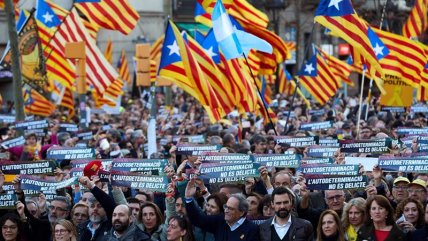  Miles se manifestaron contra juicio de independentistas catalanes  