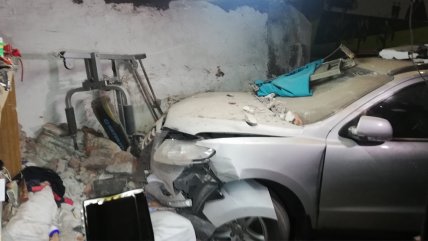  Ladrones chocan auto contra una casa y hieren a embarazada  