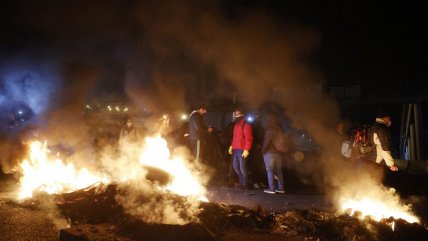   Trabajadores de Codelco Ventanas se volcaron a las calles y levantaron barricadas tras anuncio de cierre progresivo 