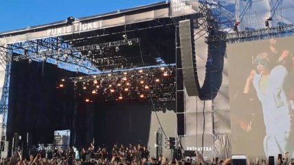   La entrada de Björk a su presentación junto a orquesta FOJI en Primavera Sound Santiago 