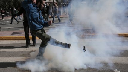  Violenta protesta en Atenas por accidente ferroviario que dejó 57 muertos  