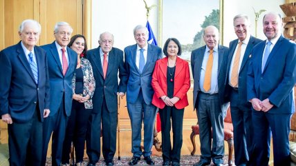   Van Klaveren conversó sobre crisis migratoria con los excancilleres 