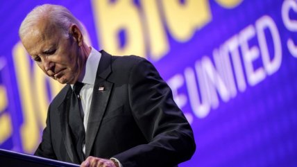  Mujer interrumpió discurso de Biden con gritos en defensa de Gaza  