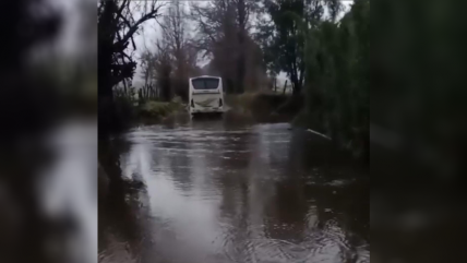  Desbordes de ríos y esteros mantienen en alerta a La Araucanía y Los Ríos  