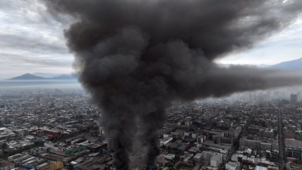   Al menos 21 locales afectados por voraz incendio en barrio Meiggs 