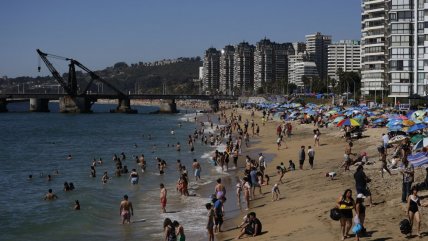   Encuesta: El 56% de los chilenos tomará vacaciones este verano 