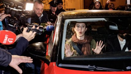   Periodista italiana volvió a Roma tras 20 días de encarcelamiento en Irán 