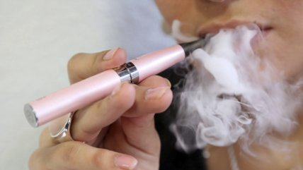   Experto: Hay espacio para aumentar los impuestos a los cigarrillos electrónicos 