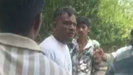   Único sobreviviente del accidente de Air India recibió el alta y asistió al funeral de su hermano 