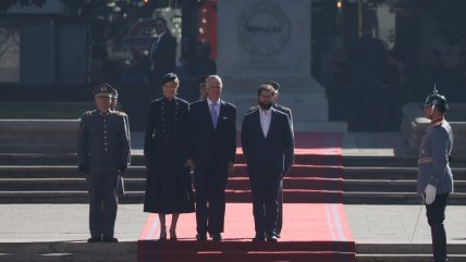   Reyes de Bélgica fueron recibidos por el Presidente en La Moneda 