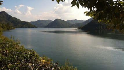   Seúl rescata a norcoreano que desertó nadando con flotadores improvisados más de 10 horas 