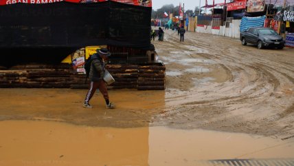  Valparaíso: Lluvias afectan fondas y ramadas del Parque Alejo Barrios  
