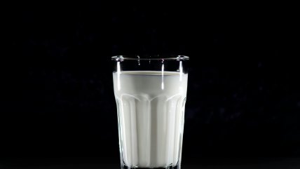   ¿Causa hinchazón y obesidad? Los mitos sobre la leche 