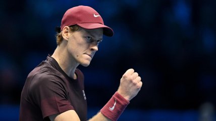   Jannik Sinner venció a Alexander Zverev y clasificó a las semifinales del Masters de Turín 