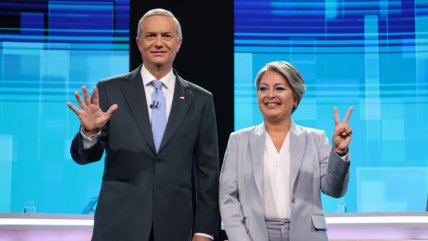   Jara y Kast se jugaron las últimas cartas en el debate final de Anatel 