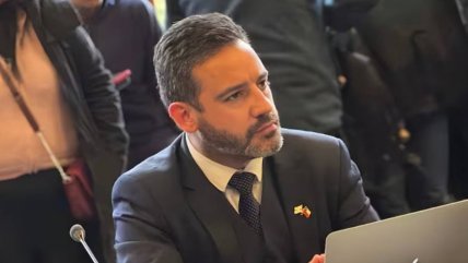  CORE de Los Ríos chocó a otro auto estando ebrio y huyó a pie  