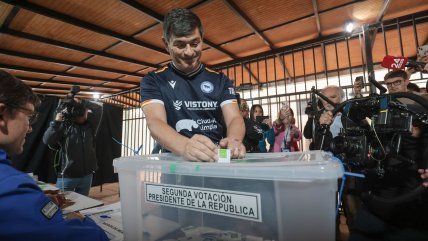   Parisi votó y advirtió: 