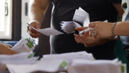  Comenzó el conteo de votos en todo Chile  