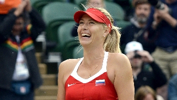 María Sharapova doblegó a Kirilenko y va por el oro olímpico