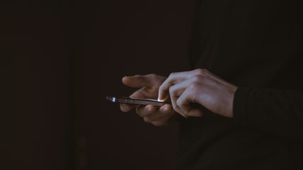  Sólo con la foto de perfil: Revelan nuevo método de extorsión en Chile  