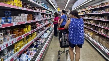   Los precios al consumidor en Argentina acumularon un alza del 31,5 % en 2025 