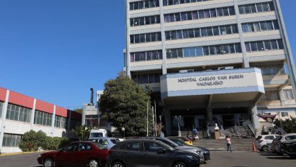  Fuerte viento desprendió parte de la techumbre del Hospital Carlos Van Buren  
