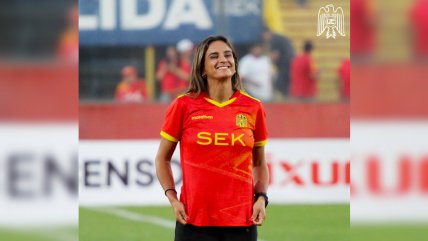   Unión Española rindió un reconocimiento a Manuela Urroz, capitana de Las Diablas 