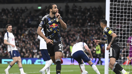   Tottenham se enredó ante Leeds y desperdició la chance de alejarse del descenso 