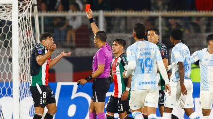   Fernando Meza fue multado y sancionado tras su expulsión ante Gremio 