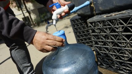   Masivo corte de agua afectará a ocho comunas de la Región Metropolitana 
