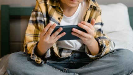   Chile inició debate de ley que prohíbe redes sociales a menores de 16 años 
