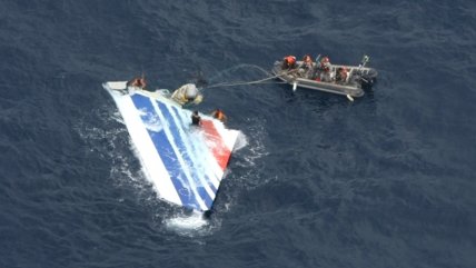   Condenan a Air France y Airbus por la tragedia del vuelo Río-París, que mató a 228 personas en 2009 
