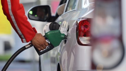   Proyectan nueva alza: 37 pesos por litro subirían las bencinas 